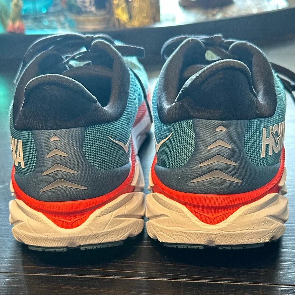 Hoka One One Clifton 8.5D Blue/Navy/Red Running Shoes - Picture 4 of 7